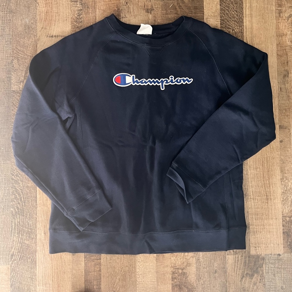 Women’s Navy XL crew neck